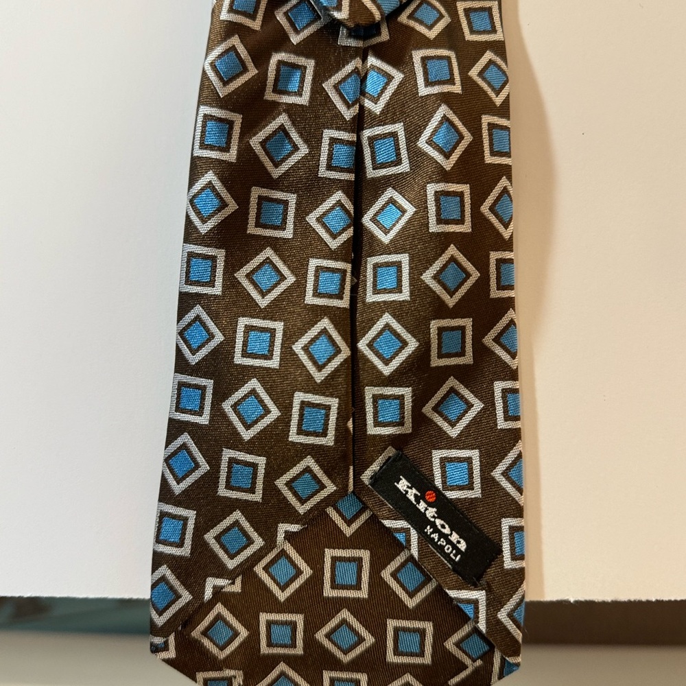 Kiton Silk Tie. NW. HTF. Rare blend of contemporary, yet classic colors. 7-fold.